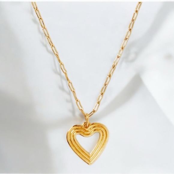 EACH Jewels ‘AMOUR’ Necklace - Brand New (Gold Heart) - Picture 6 of 9